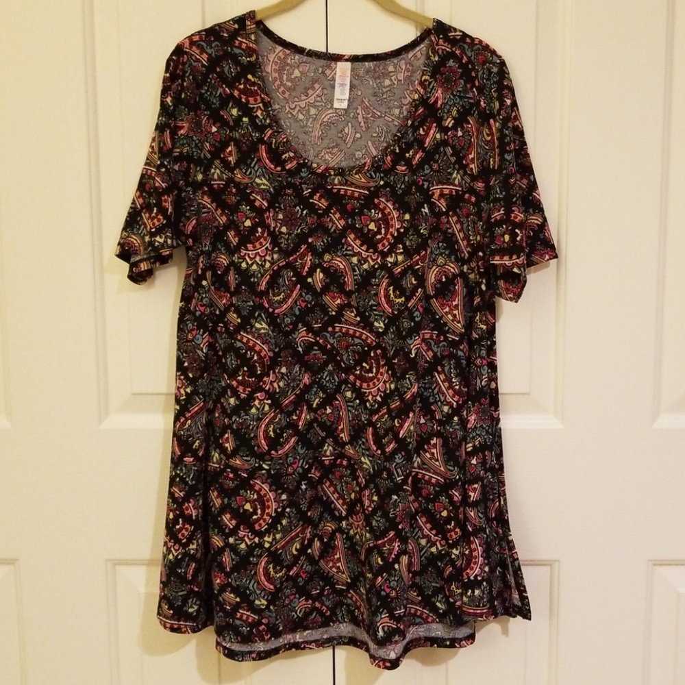 Lularoe medium Perfect T